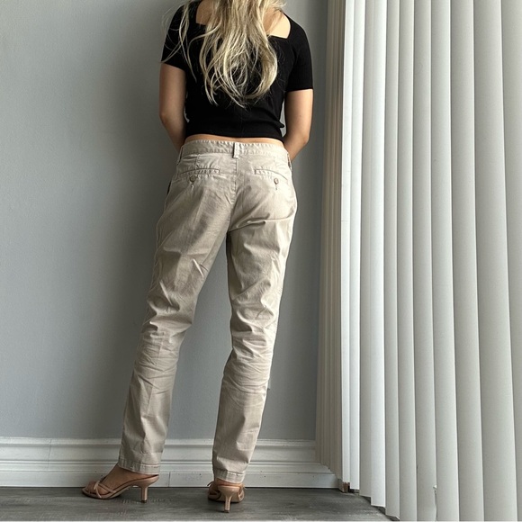 NWOT Gap Low Rise Straight Fit Girlfriend Khaki Tailored Trousers Pants in Beige - Picture 4 of 13
